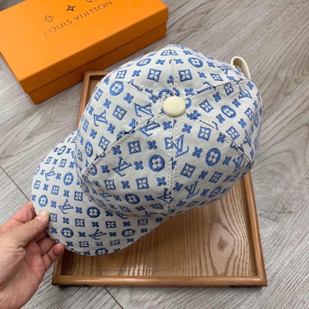 High-End Fashion Hats with Special Details in Oxford Material and Leather Accessories - 图片 7
