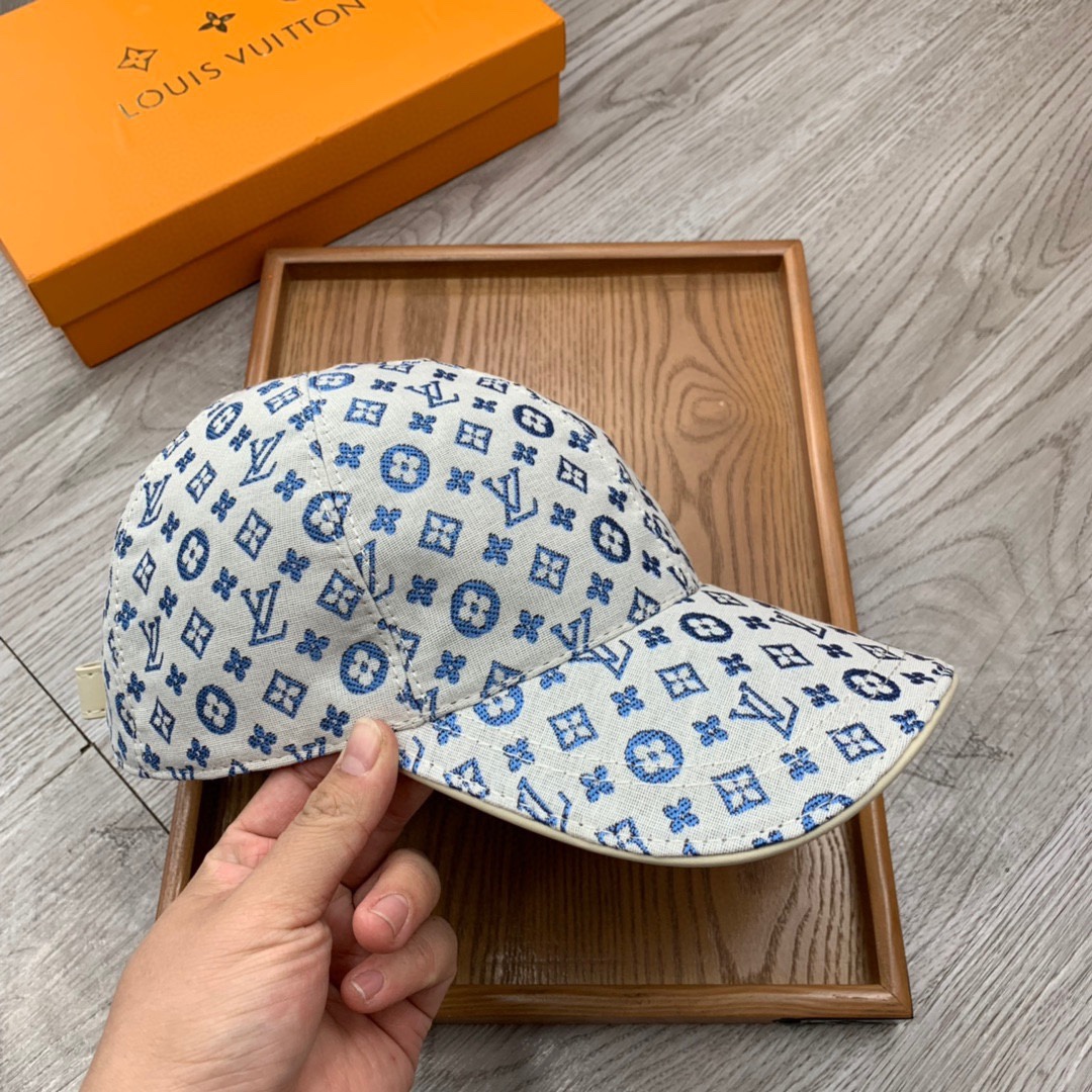High-End Fashion Hats with Special Details in Oxford Material and Leather Accessories - 图片 4