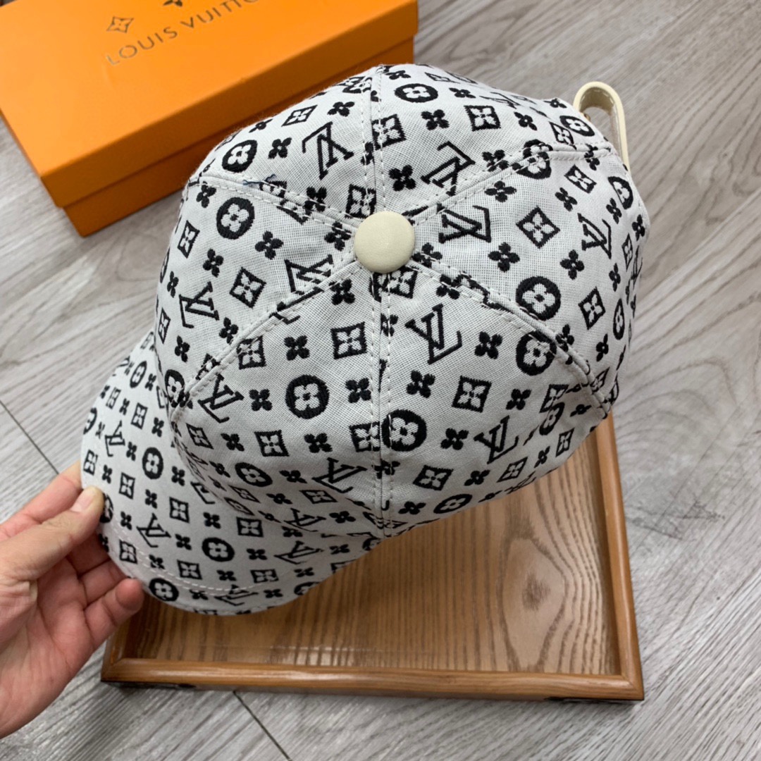 High-End Fashion: Quality Leather Hats and Belts with Special Details - 图片 7