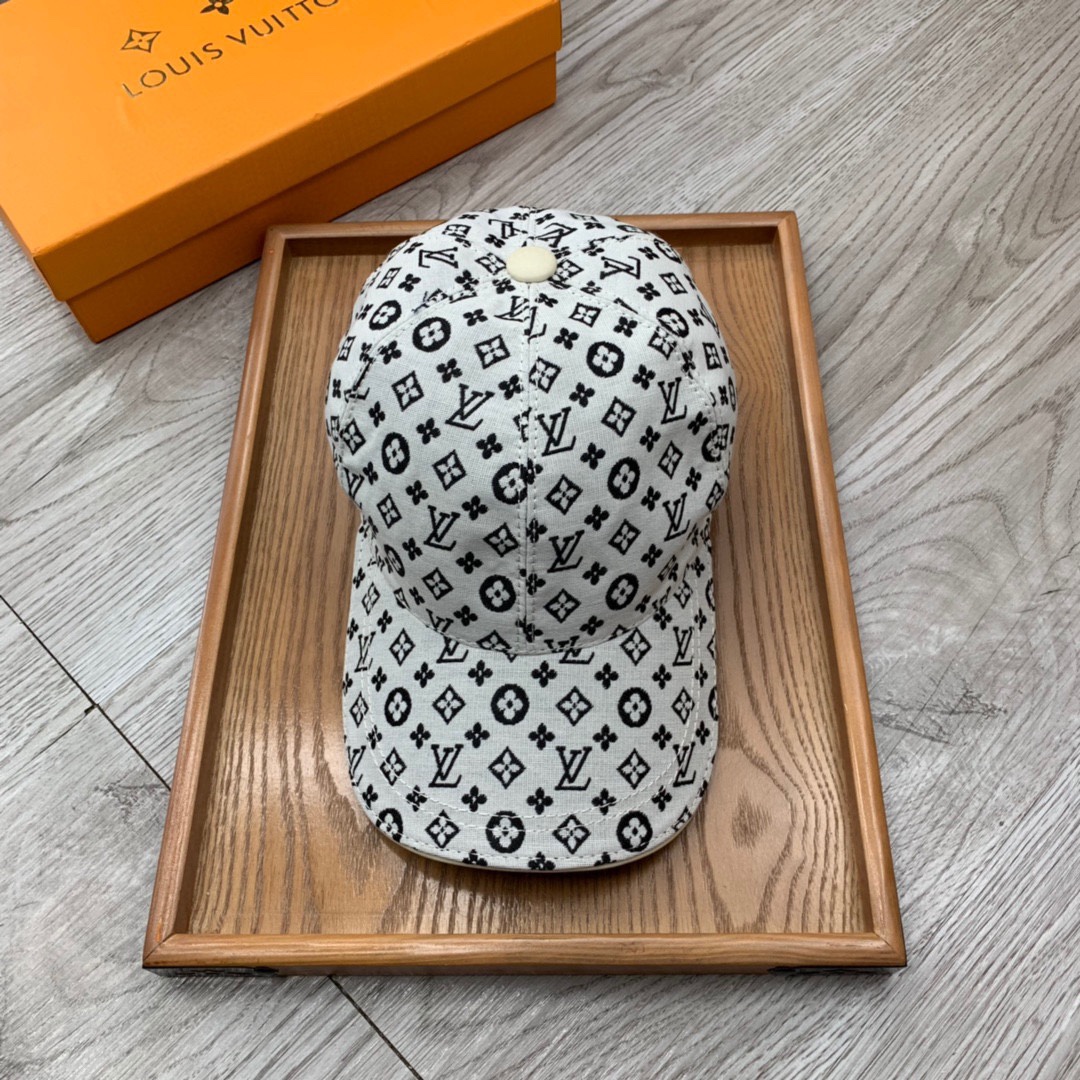 High-End Fashion: Quality Leather Hats and Belts with Special Details - 图片 1