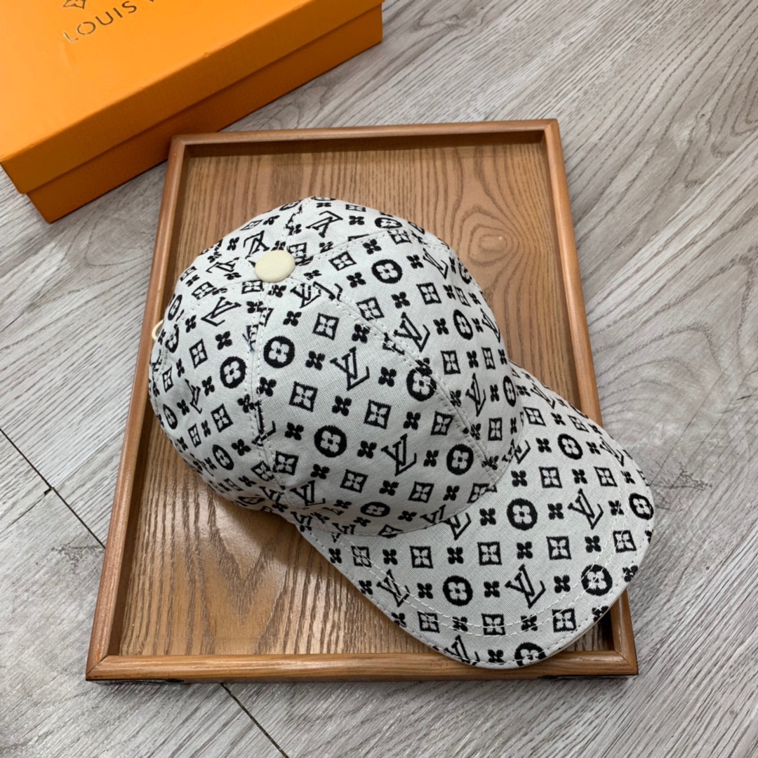 High-End Fashion: Quality Leather Hats and Belts with Special Details - 图片 3