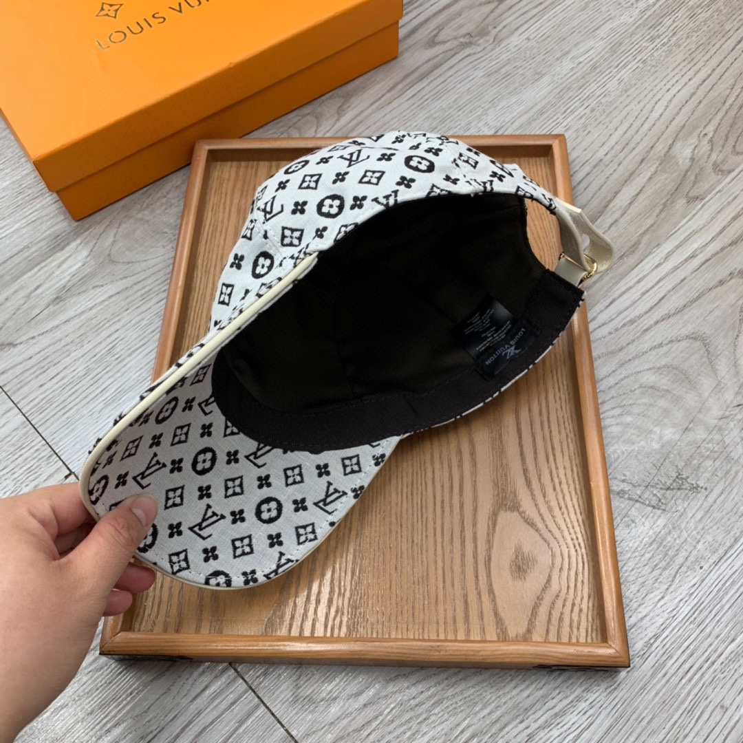 High-End Fashion: Quality Leather Hats and Belts with Special Details - 图片 8