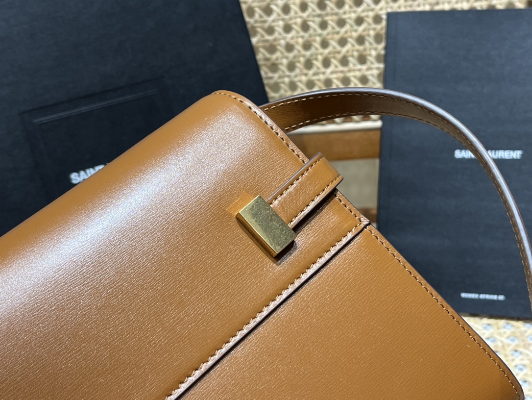 Saint laurent Ysl 𝙈𝙖𝙣𝙝𝙖𝙩𝙩𝙖𝙣 𝟮𝟰𝙘𝙢 小号法棍包 675626棕色