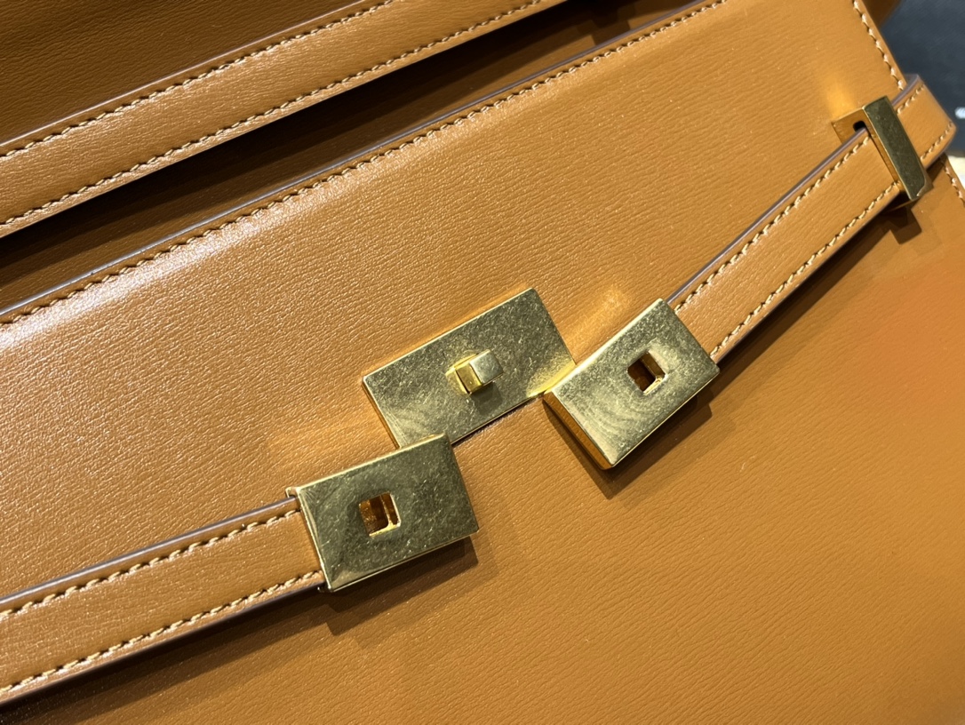 Saint laurent Ysl 𝙈𝙖𝙣𝙝𝙖𝙩𝙩𝙖𝙣 𝟮𝟰𝙘𝙢 小号法棍包 675626棕色