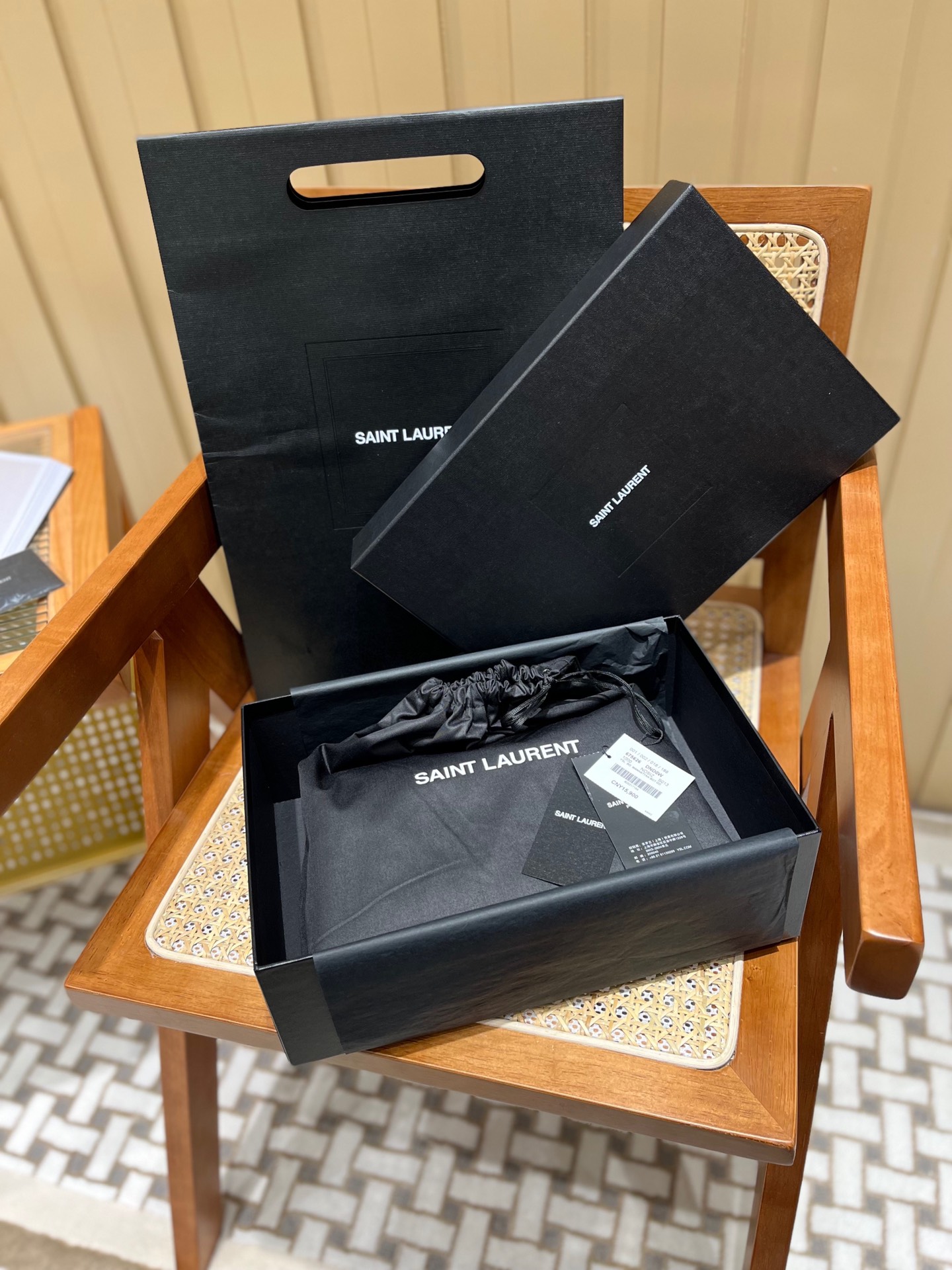 Saint laurent Ysl 𝙈𝙖𝙣𝙝𝙖𝙩𝙩𝙖𝙣 𝟮𝟰𝙘𝙢 小号法棍包 675626棕色