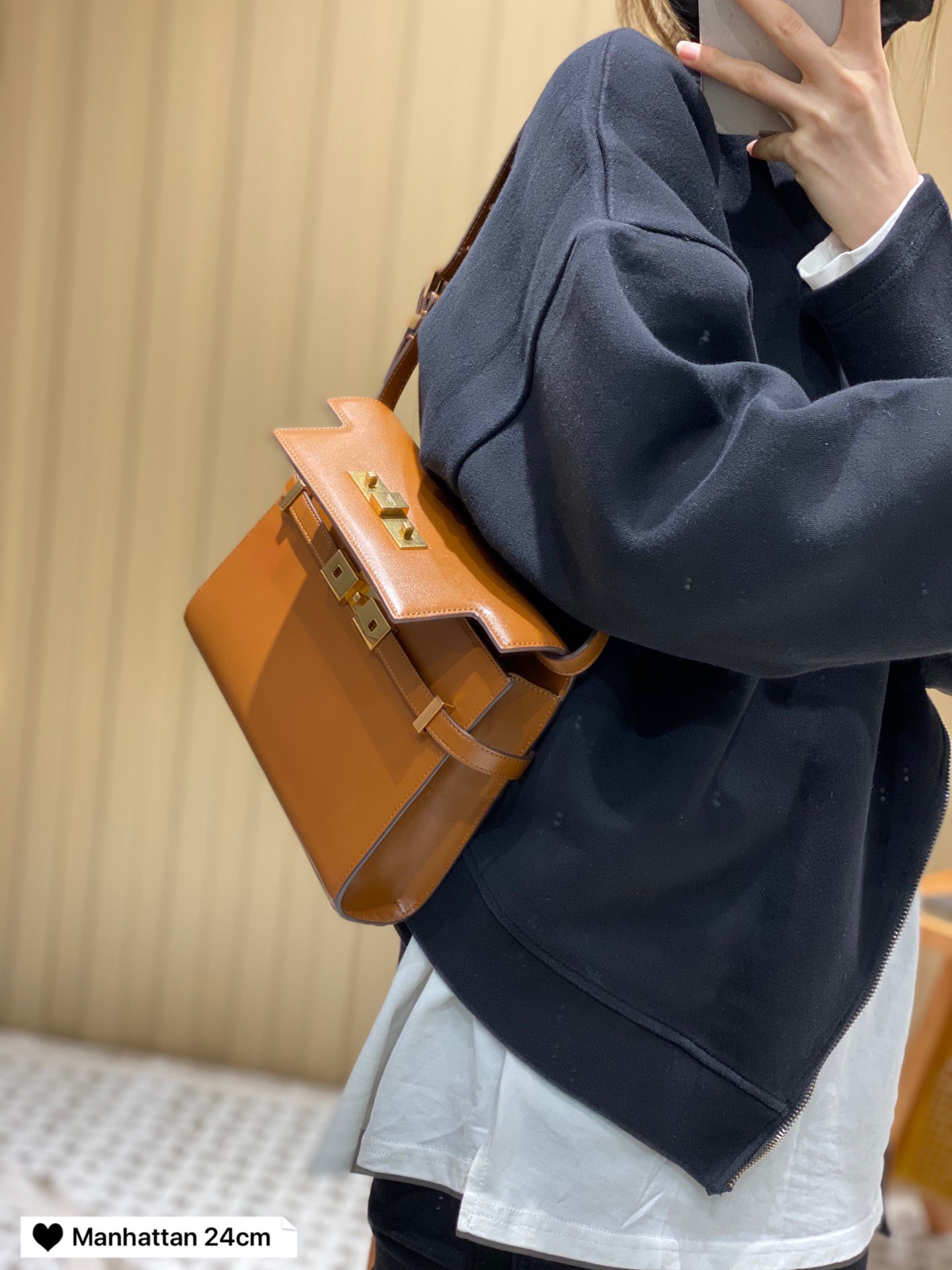 Saint laurent Ysl 𝙈𝙖𝙣𝙝𝙖𝙩𝙩𝙖𝙣 𝟮𝟰𝙘𝙢 小号法棍包 675626棕色