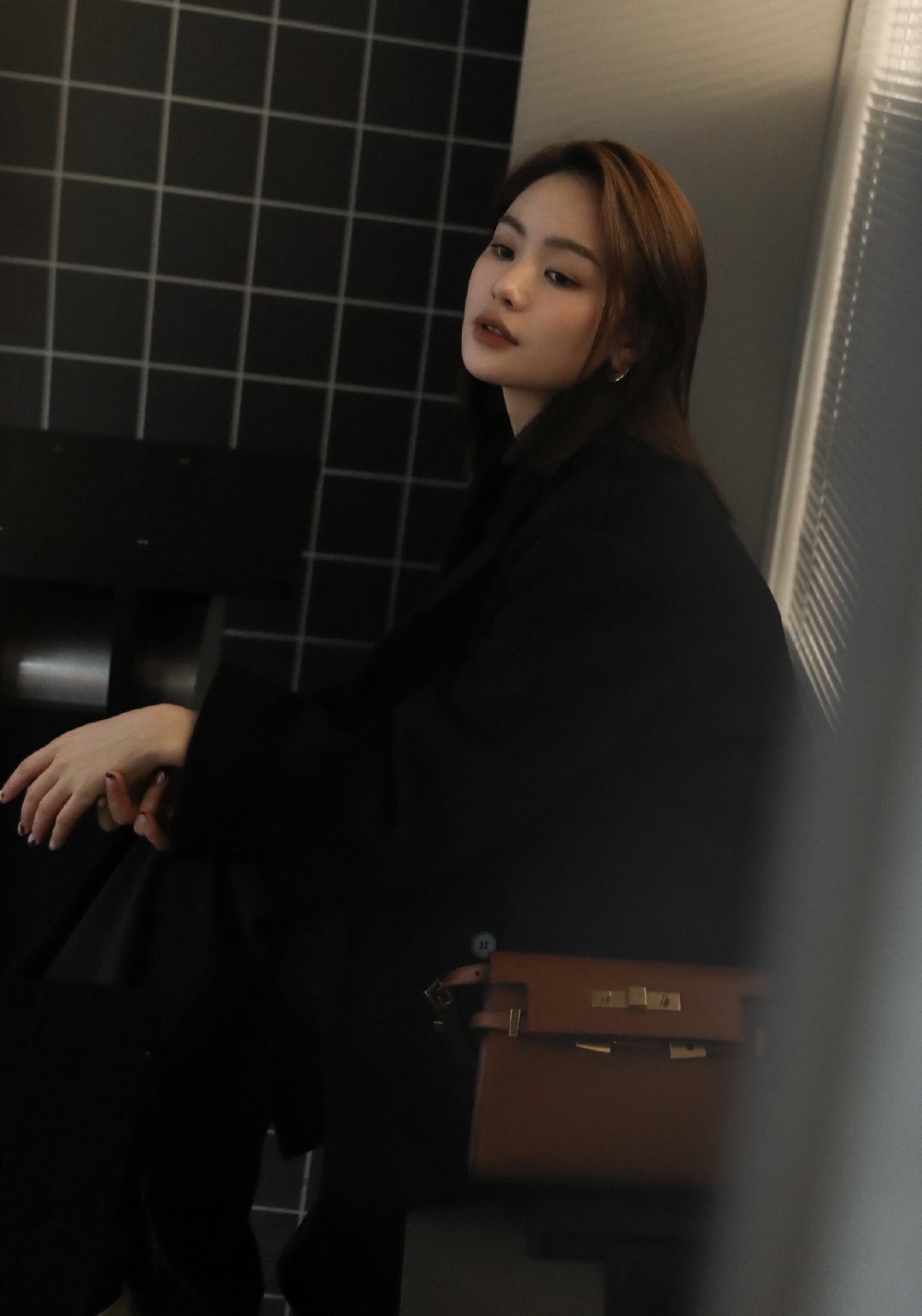 Saint laurent Ysl 𝙈𝙖𝙣𝙝𝙖𝙩𝙩𝙖𝙣 𝟮𝟰𝙘𝙢 小号法棍包 675626棕色