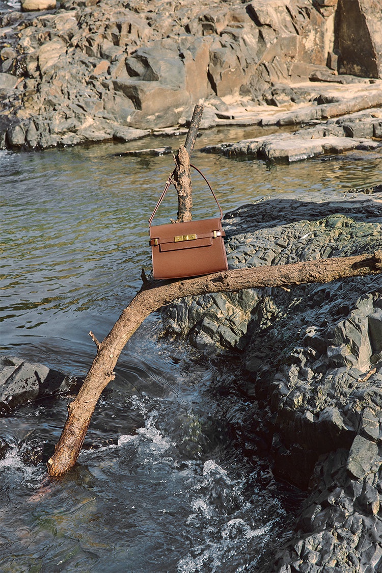 Saint laurent Ysl 𝙈𝙖𝙣𝙝𝙖𝙩𝙩𝙖𝙣 𝟮𝟰𝙘𝙢 小号法棍包 675626棕色