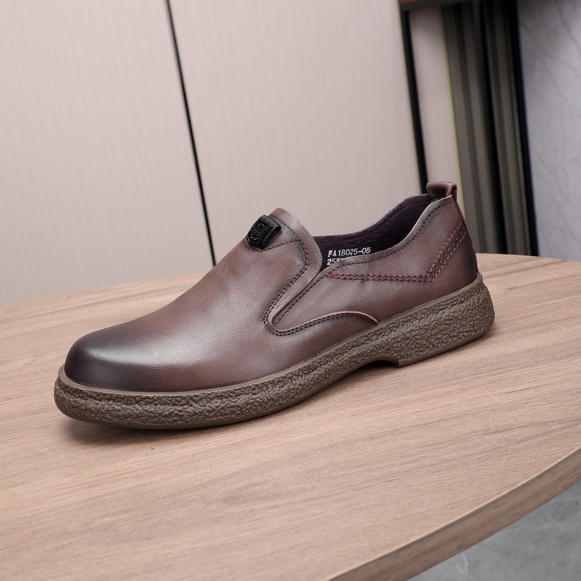 I5 , 普拉达复古软皮休闲款 Prada 👞