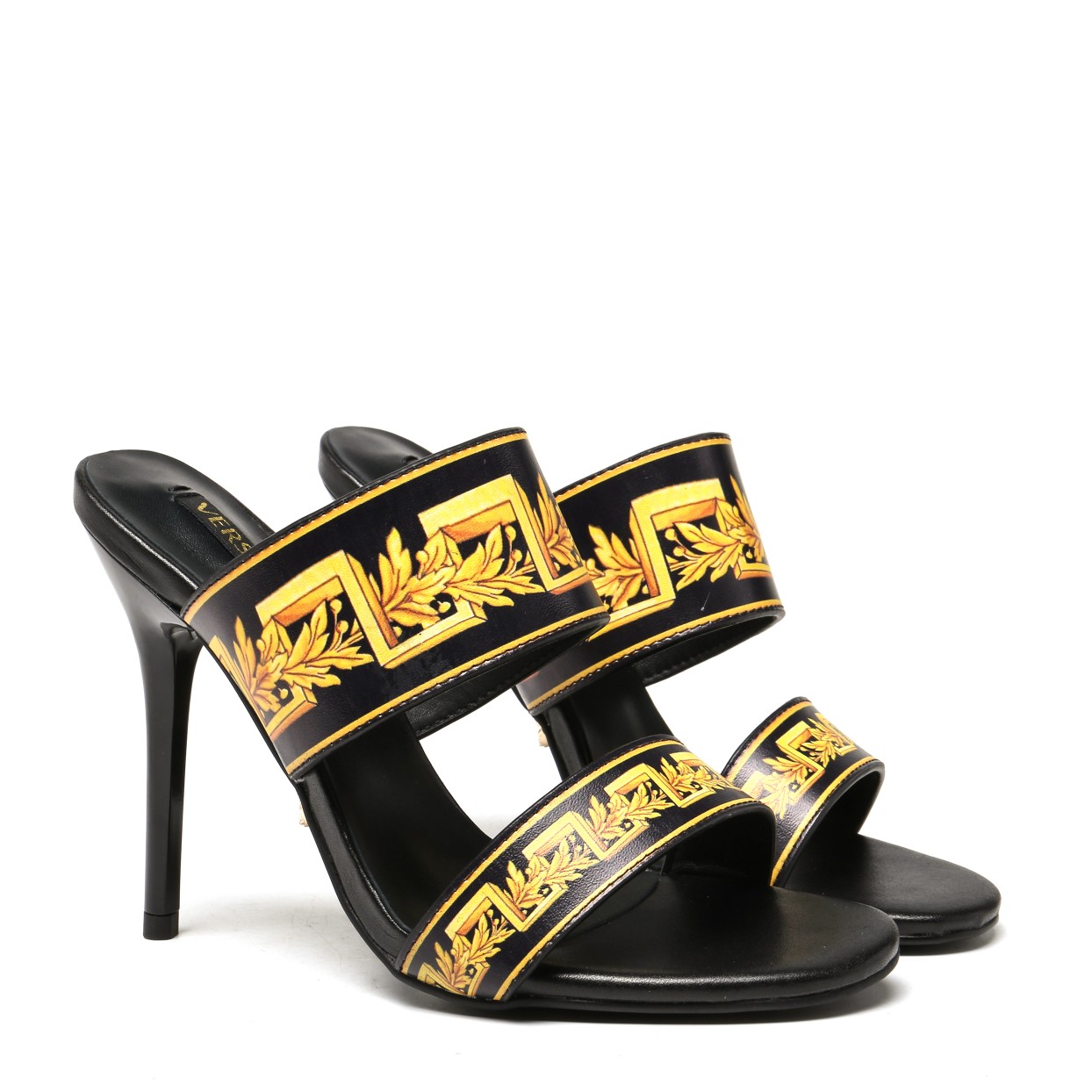 NO:231530,VERSACE (VerSACE) new high heels for spring, summer and autumn. Material genuine leather printed fabric   sheepskin lining   rubber outsole. Heel height is 10.5cm, available in black heels and metal heels. Size standard size 35-41, can be customized size 42, high heels, versace, versace, high heels, sheepskin19860909VERSACE（范思哲）春夏秋季新款高跟鞋 材料真皮印花面料 羊皮内里 橡胶大底 跟高10.5cm,有黑色跟和金属跟2种 Size标准35-41码,可定做42码,高跟鞋,versace,versace,high heels,sheepskin,Women's Shoes