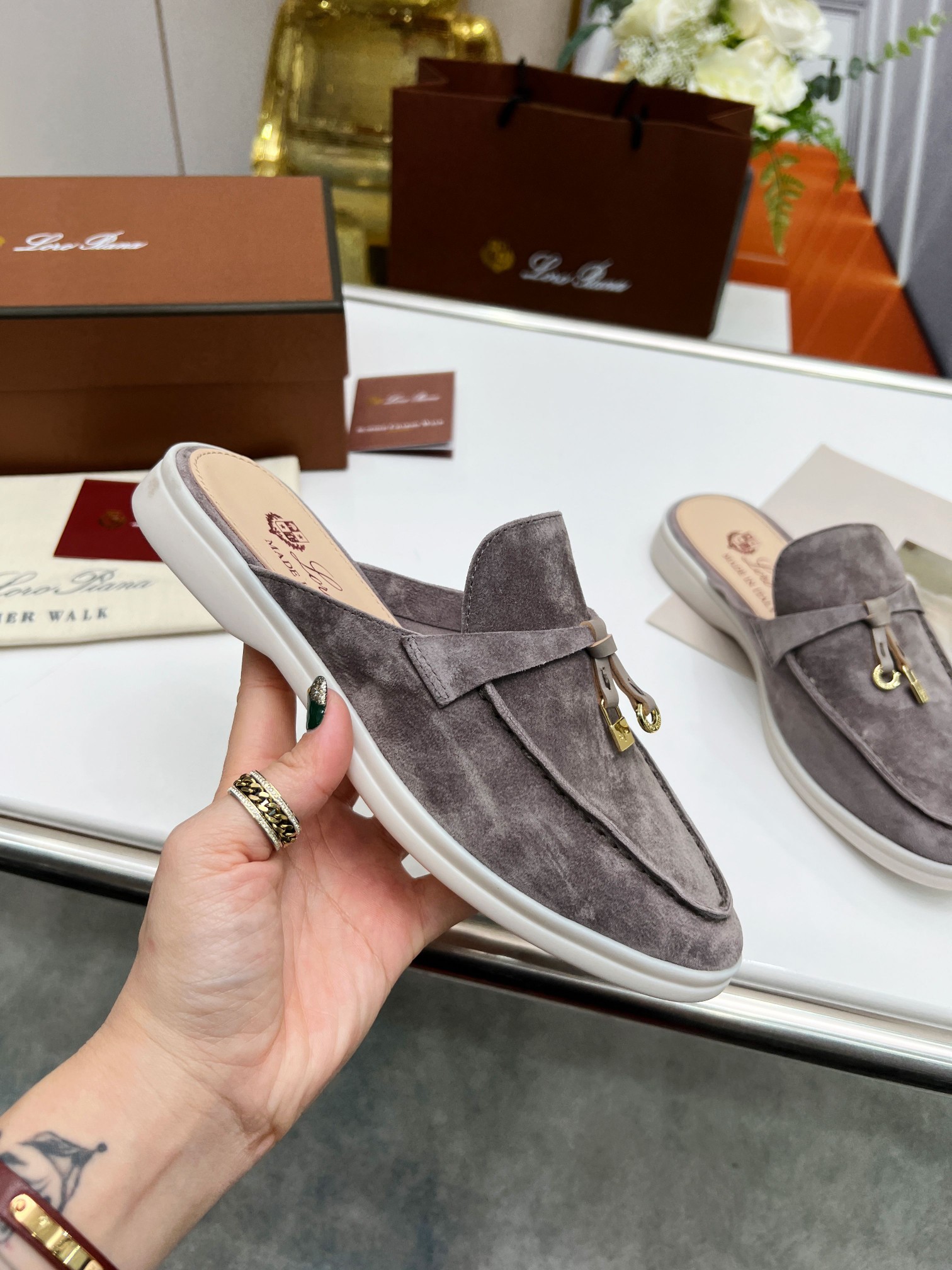 . Loro Piana * nivel superior auténtico comprar réplica original 1:1 fue fundada en solitario el 24 