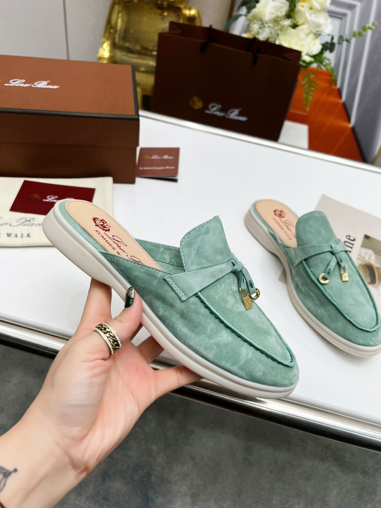 . Loro Piana * nivel superior auténtico comprar réplica original 1:1 fue fundada en solitario el 24 