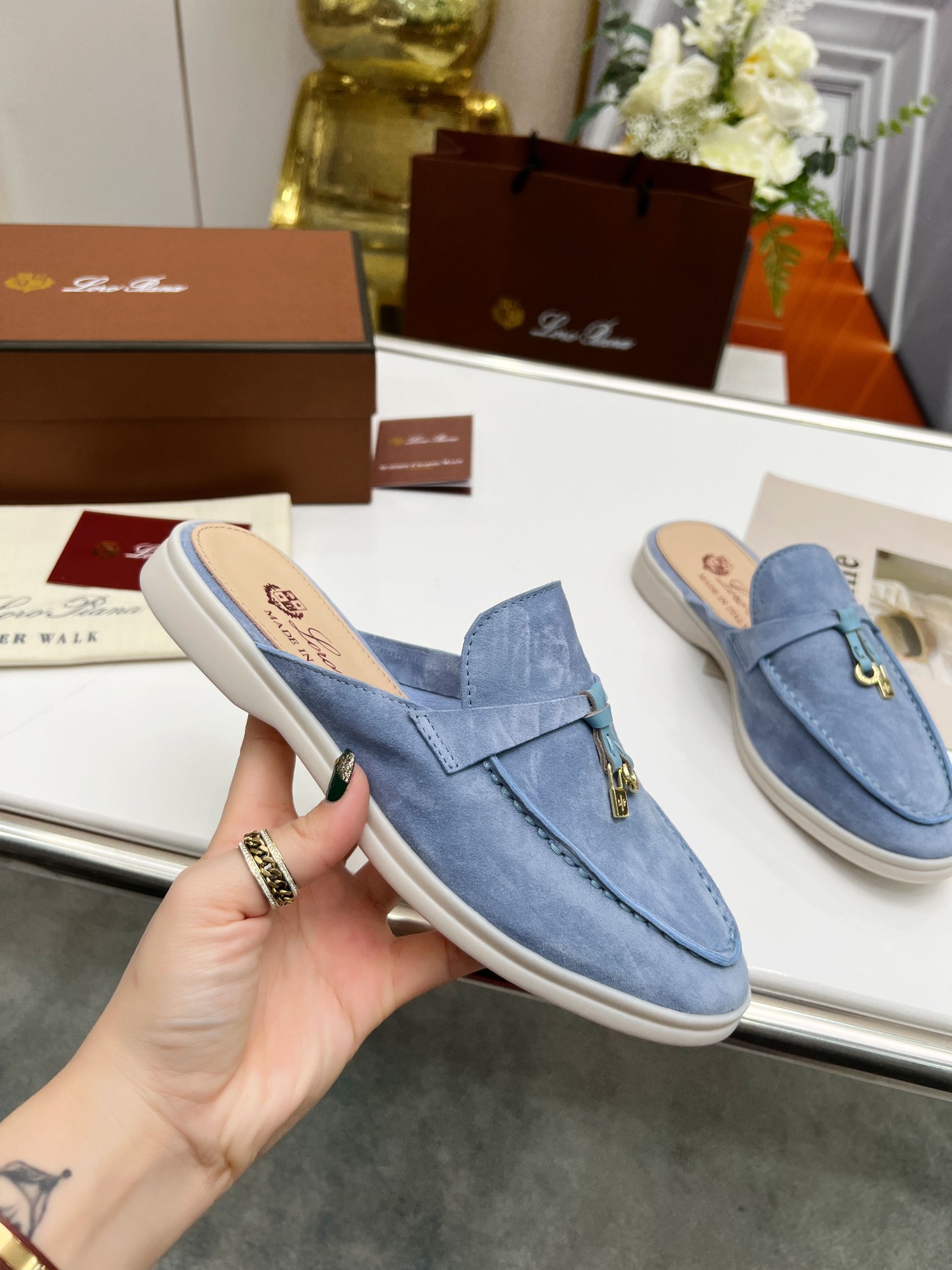 . Loro Piana * nivel superior auténtico comprar réplica original 1:1 fue fundada en solitario el 24 