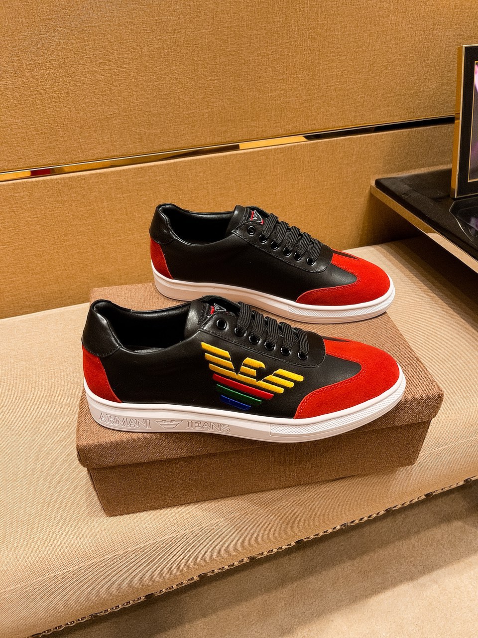 I5  阿玛尼 男鞋高端品牌 官网1：1最新力作：鞋面采用意大利进口头层牛皮搭配舒适透气内里➕原版防滑耐磨大底制作 ，让行走更加便捷舒适，惊世之作，与官方的质量相比美的1：1复刻[色]打造时尚个性衬托你的与众不同潮男必备!经典