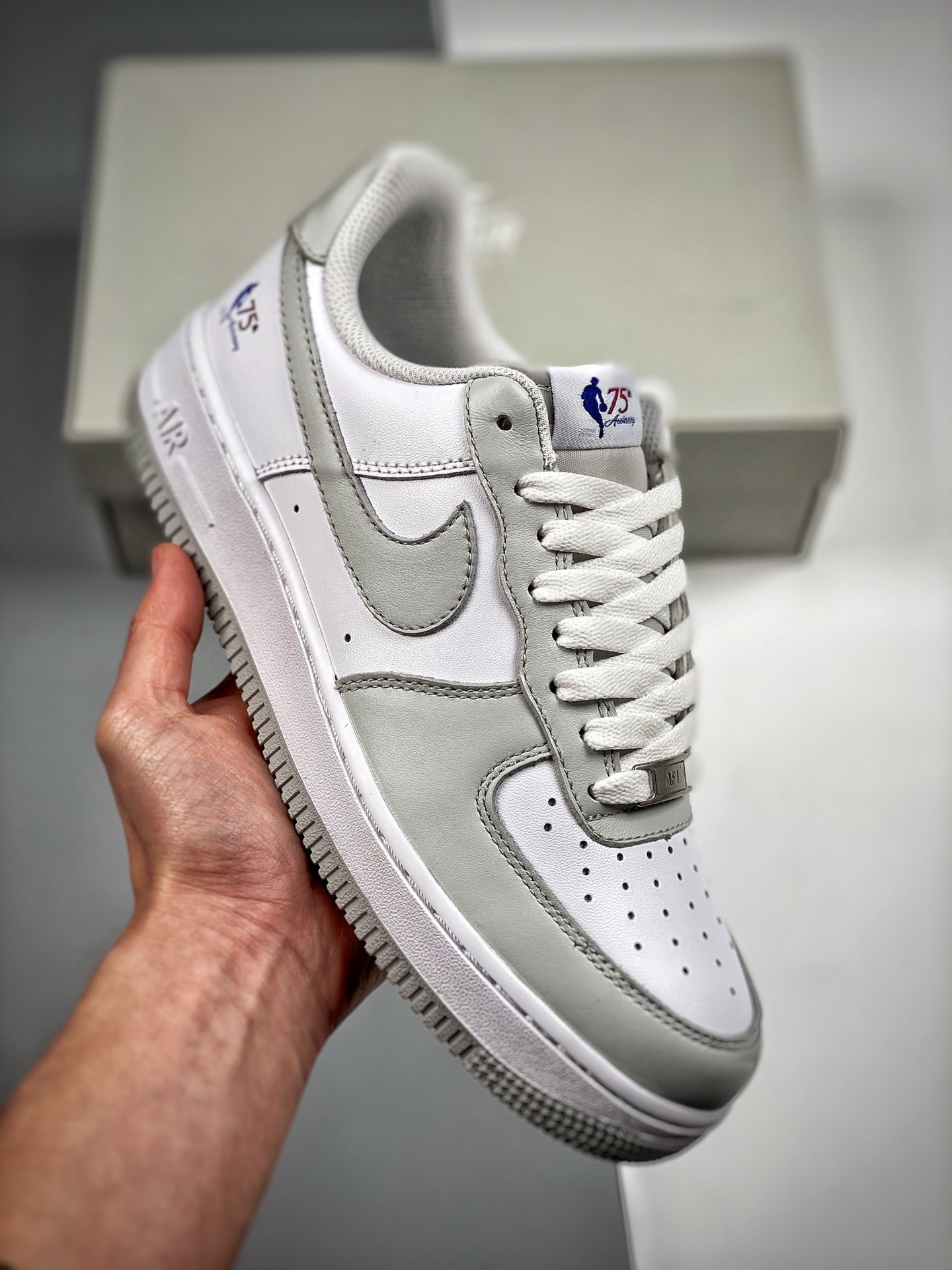Nike Air Force 1 gris y blanco, combinación de colores, horma original y plantilla original, crea el estilo auténtico d…