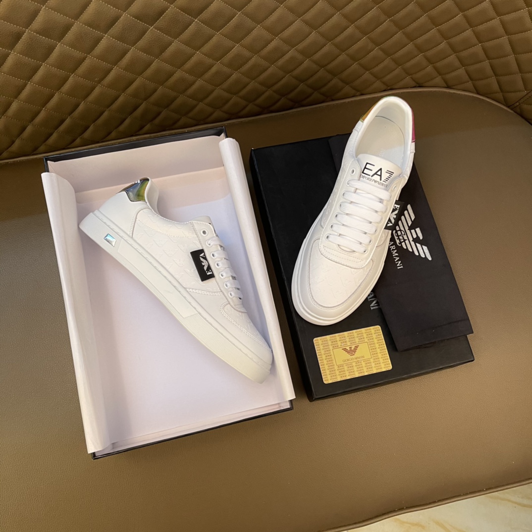 I5   Armani 阿玛尼原版专柜潮鞋👟 鞋面意大利进口头层顶级牛皮，羊皮内里 潮男年轻人必备，欧美时尚风格，无论走到那你都是亮点。1:1复刻 运动风，原单阿玛尼印图 懒人套脚必备 原版运动底 精品打造 适合司机驾车出行🚗 ✨款式简单而不失奢华，百搭，让你走到那都是亮点，男鞋