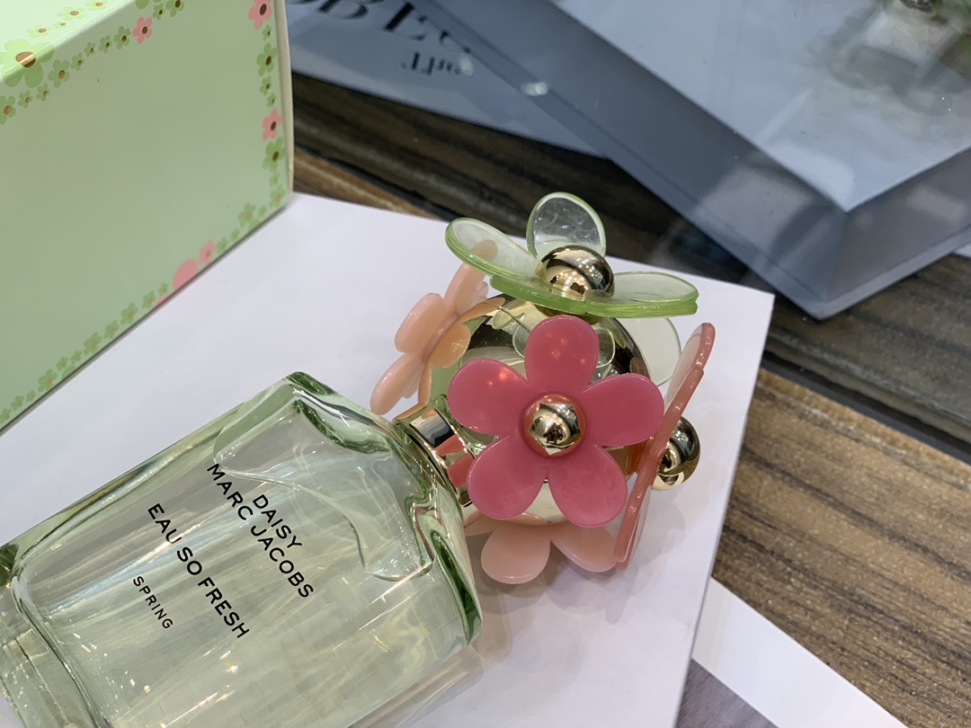 Marc Jacobs Daisy Eau So Fresh Spring Limited Edition 75ml 6 i1646047457 2086 3