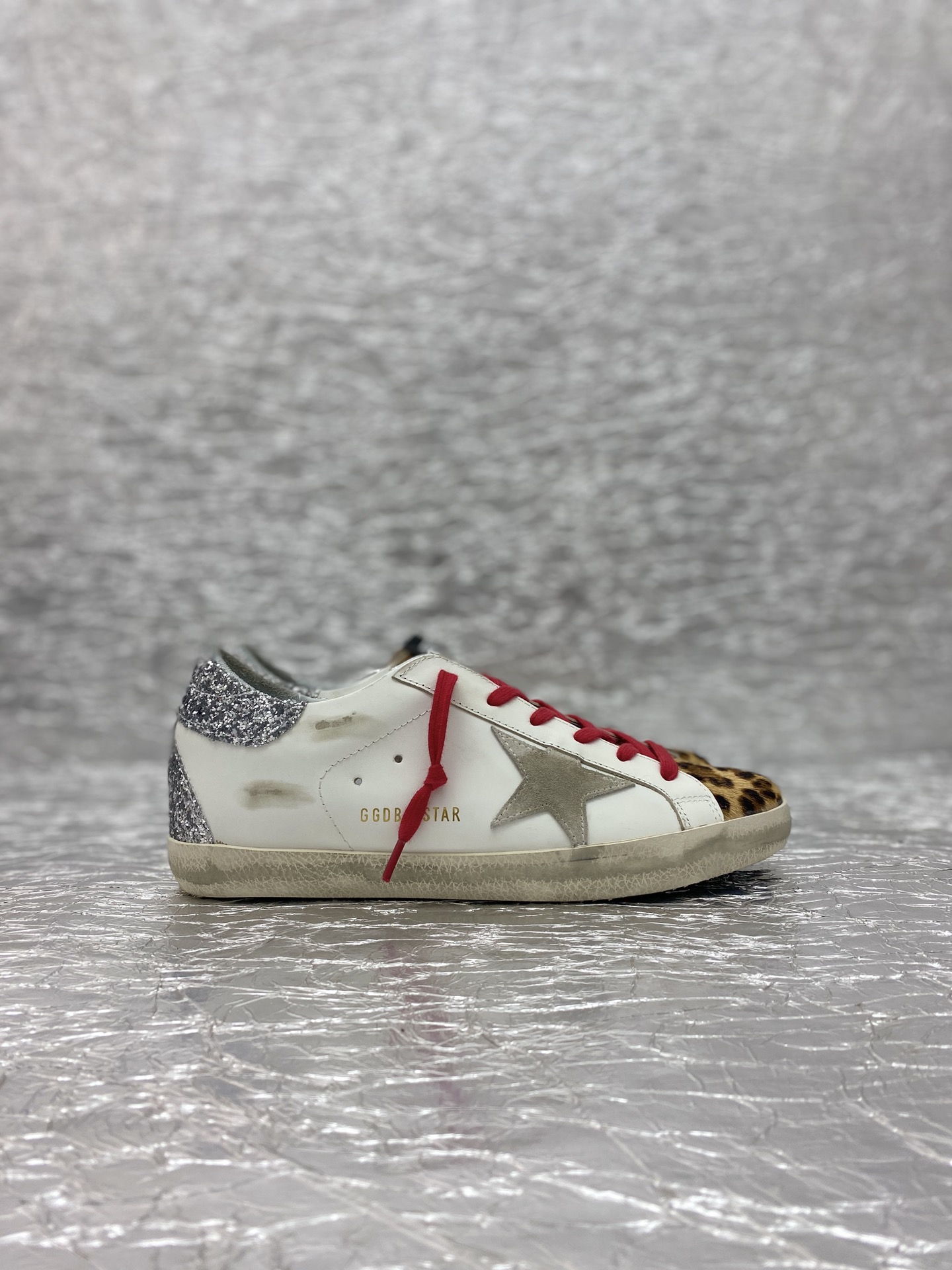 Golden Goose Skateboard Shoes AAA Class Replica
 Gold Red Women Men Cowhide