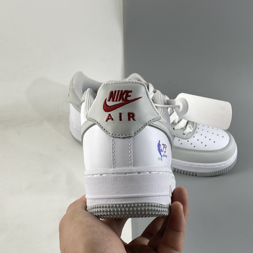 P240 NIKE Air Force 1’07 Low 灰白配色 空军一号低帮休闲板鞋 AA6902-201