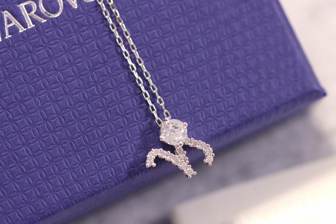  Swarovski  摩羯座守护神锁骨项链

这款施华洛世奇链坠是以星座的符号为灵感。其时尚十足的星座