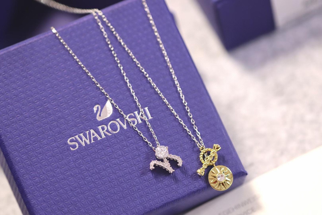  Swarovski  摩羯座守护神锁骨项链

这款施华洛世奇链坠是以星座的符号为灵感。其时尚十足的星座