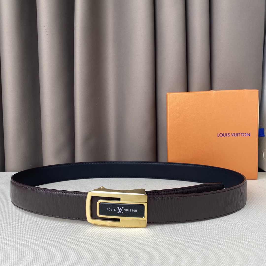 I0 . 驴牌L.V. 该款采用意大利头层腰带.宽度35MM上身效果巨好时髦中带着随性和酷感.不锈钢材质不易氧化