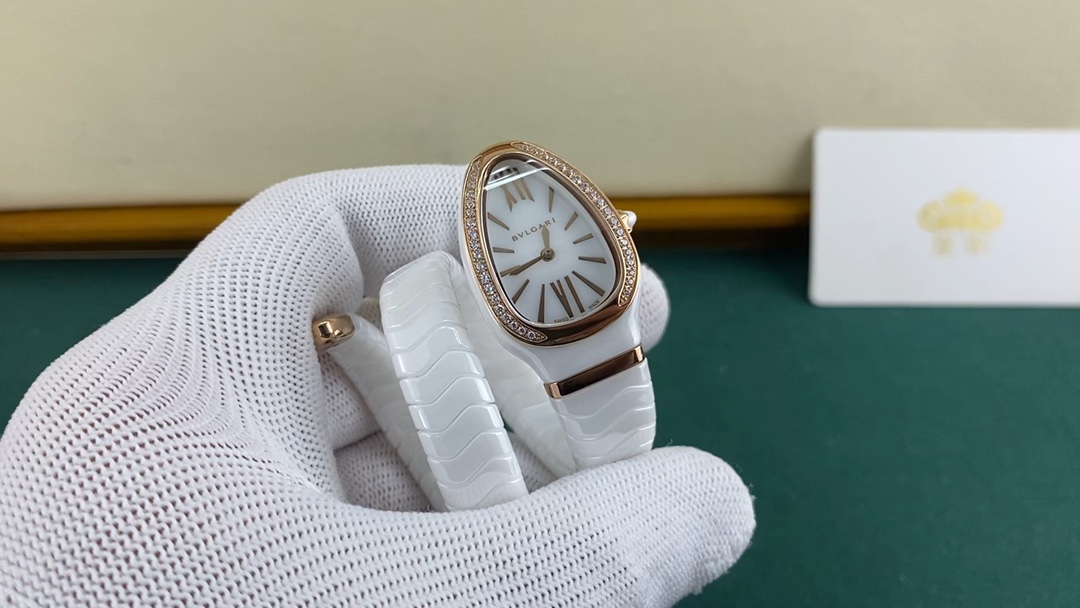 Bvlgari 皇家 宝格丽蛇形系列白陶瓷，白色情人节挚爱之选