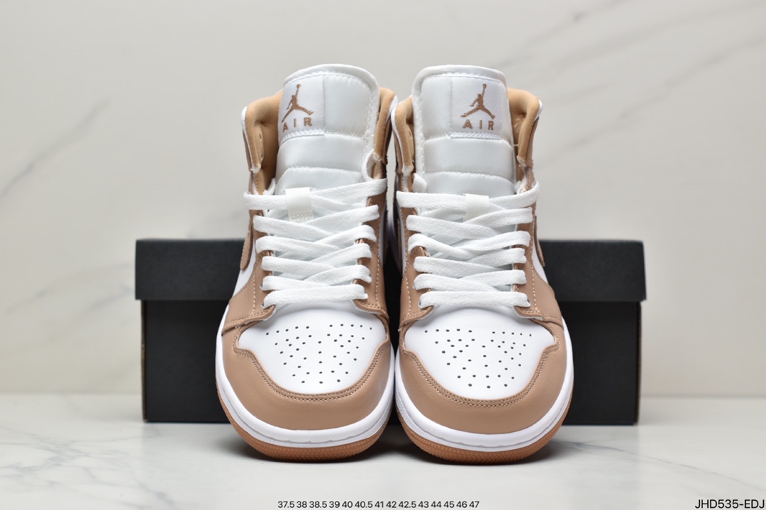 190 公司级这款 Air Jordan 1 Mid 采用适合秋季的棕色和米色色DO6699-200