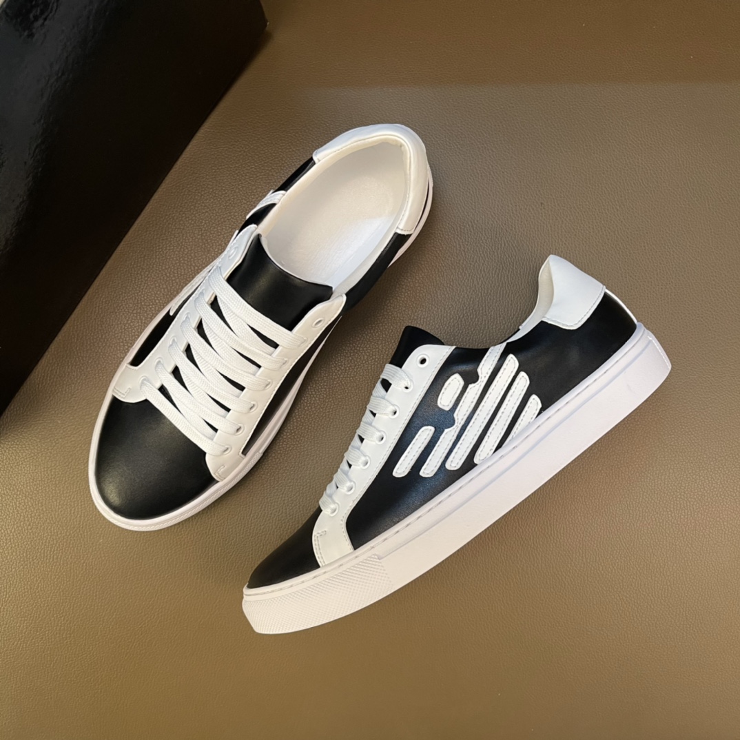 I5  高品质😍 欧美大师设计简洁高档大气，专柜品质值得信赖，面料进口顶级牛皮 。😍 羊皮内里🐑 做工精细，专柜原版大底，上脚舒适百搭，潮男乐福专属定制，小 麦昆 Alexander McQueen  适合司机户外行车🚗 休闲鞋系列之首 男鞋