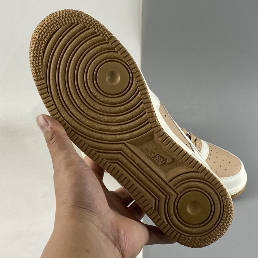 P240 NIKE Air Force 1’07 Low 奶油浅咖 空军一号低帮休闲板鞋 PQ3369-281