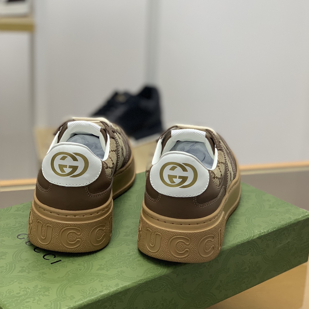 GUCCI古驰 采用牛皮材质GG印花帆布情侣款运动鞋