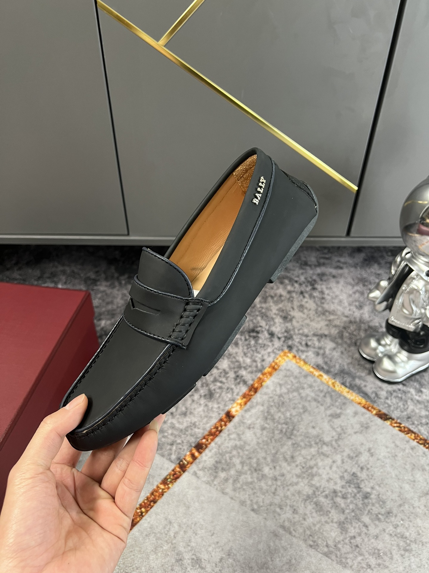 K5  高版本 官网1:1这款 Parsal 男士驾车鞋采用黑色丝绸皮+进口水染牛里革制成，超精湛的技术捆边，配有点缀  Bally  Grip 细节的经典橡胶驾驶鞋鞋底。38-45