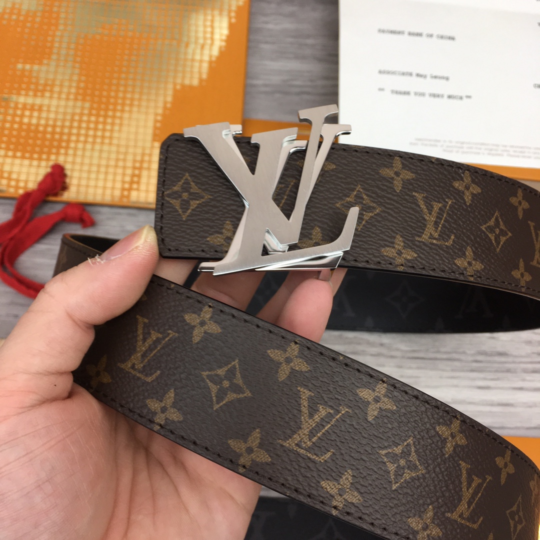 p165 代购正品级🛳LV男士腰带
L0UIS VUITT0N 專櫃最新升級版本 寬度40毫米 全新訂製帆布搭配最新進口原廠皮底 配置新型字母搭扣