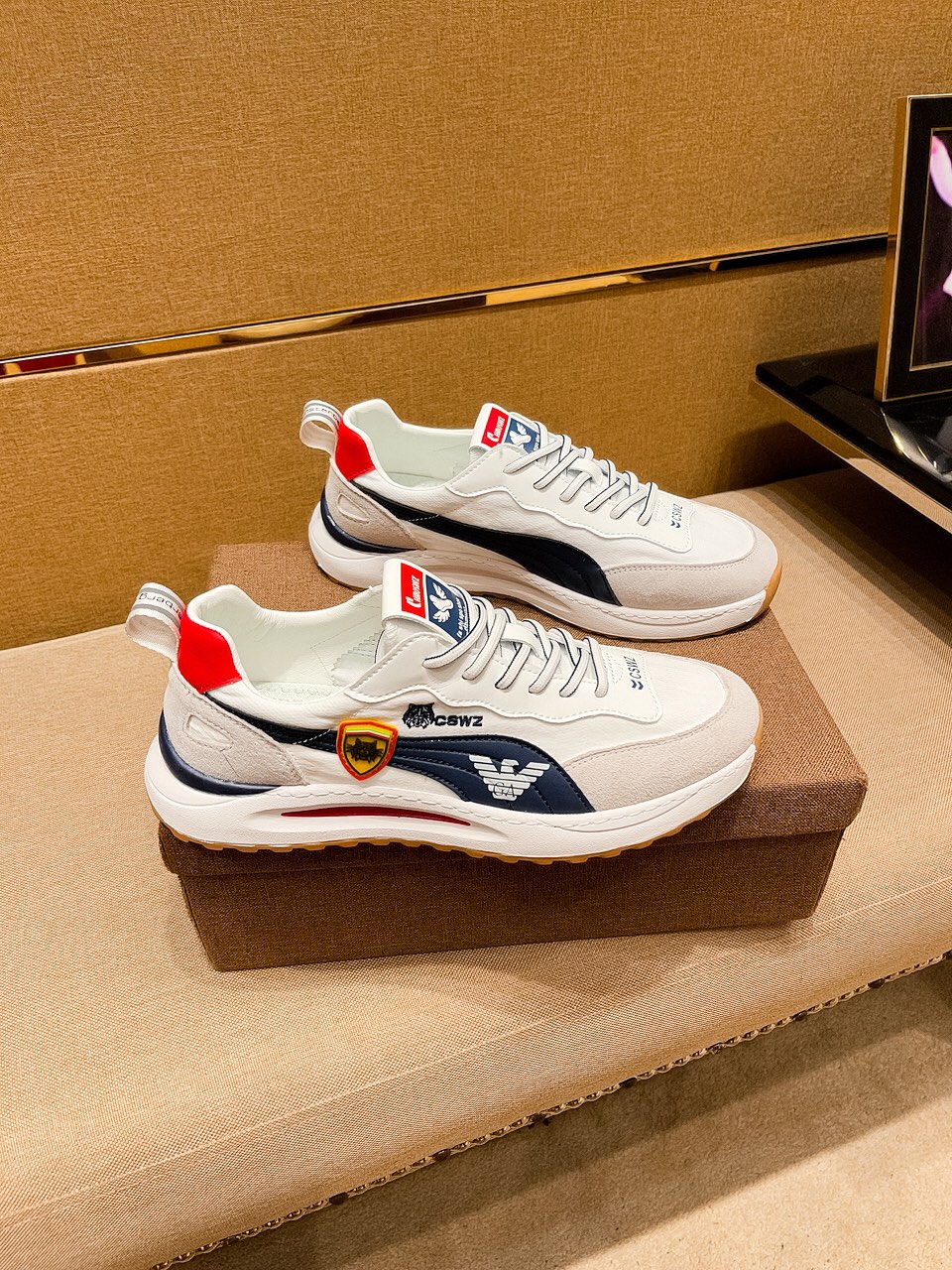 I5 阿玛尼男鞋高端品牌 官网1：1最新力作：鞋面采用意大利进口头层牛皮搭配舒适透气内里➕原版防滑耐磨大底制作 ，让行走更加便捷舒适，惊世之作，与官方的质量相比美的1：1复刻[色]打造时尚个性衬托你的与众不同潮男必备!经典