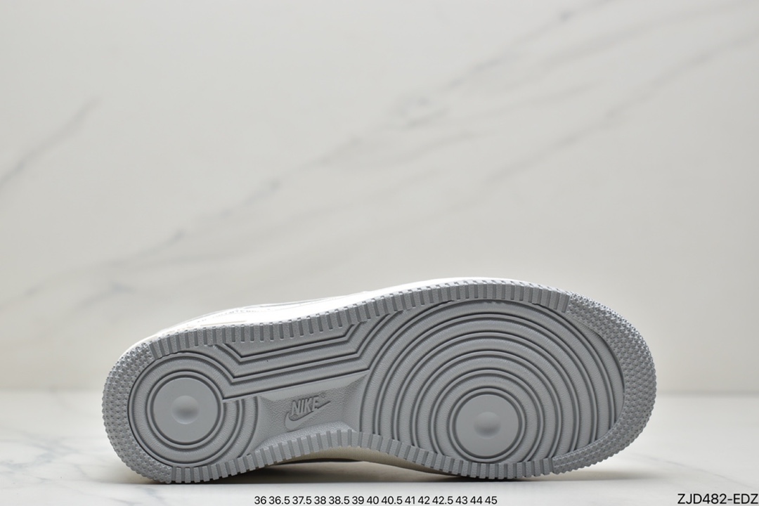 240 公司级耐克Uninterrupted x NIKE Air Forece 1 ”MORE THAN” “米黄签名涂鸦”板鞋 DW8802