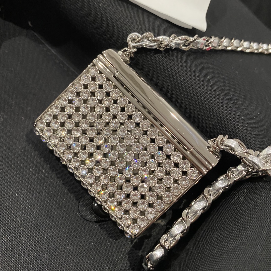 Chanel Chanel 22P水钻包包皮绳项链