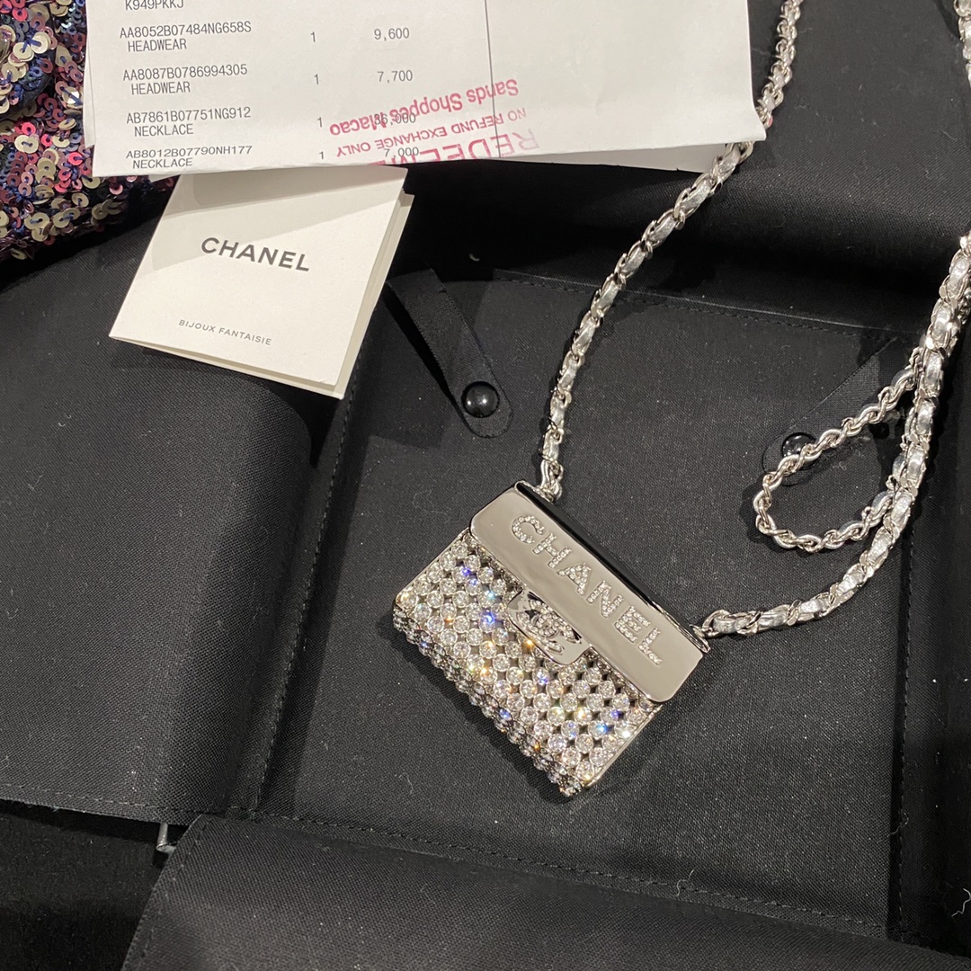 Chanel Chanel 22P水钻包包皮绳项链