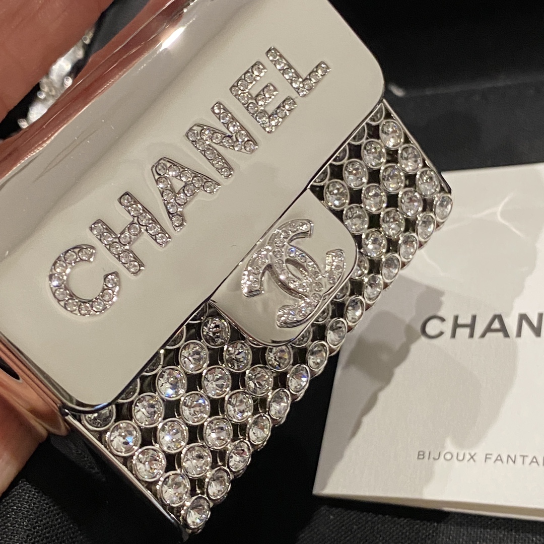 Chanel Chanel 22P水钻包包皮绳项链