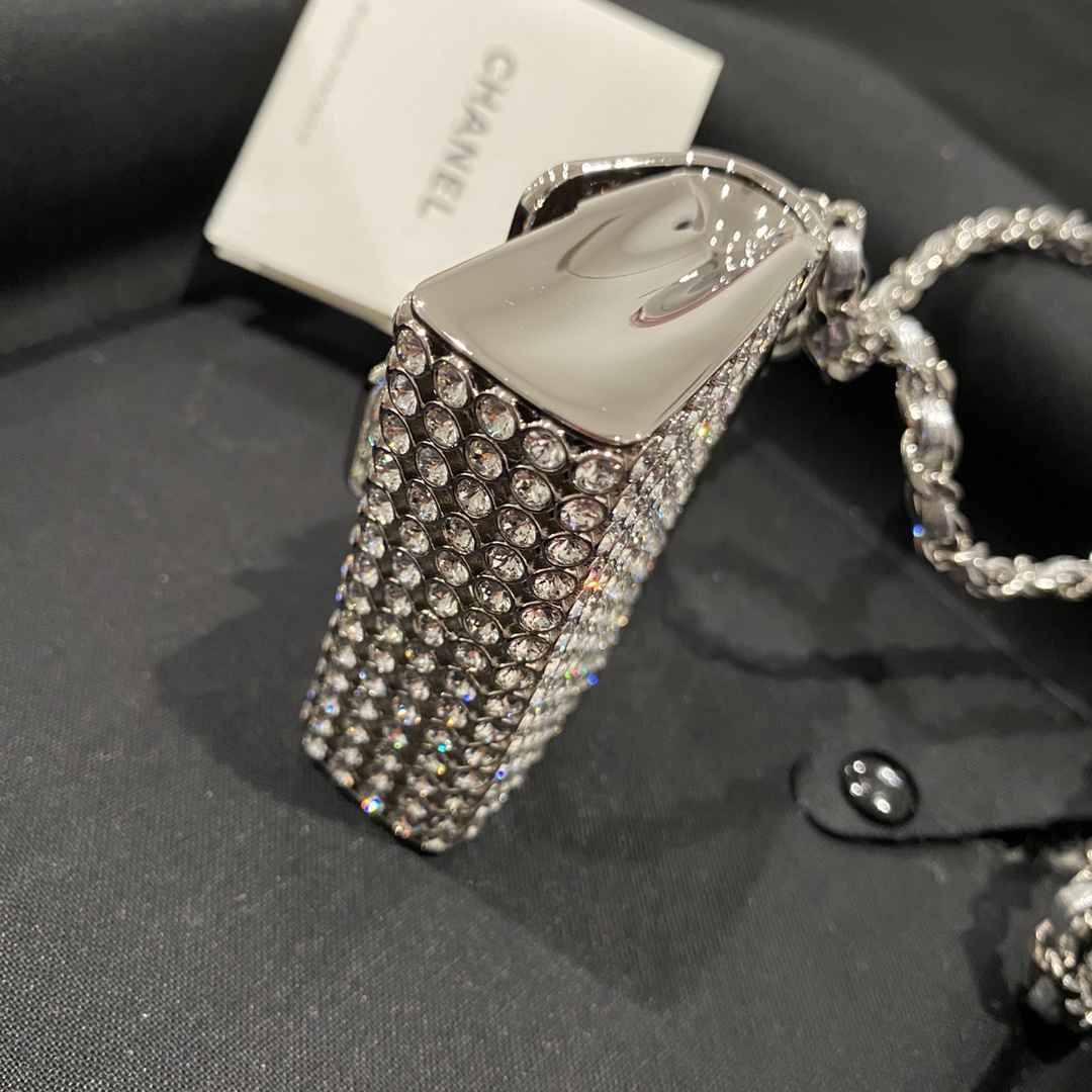 Chanel Chanel 22P水钻包包皮绳项链