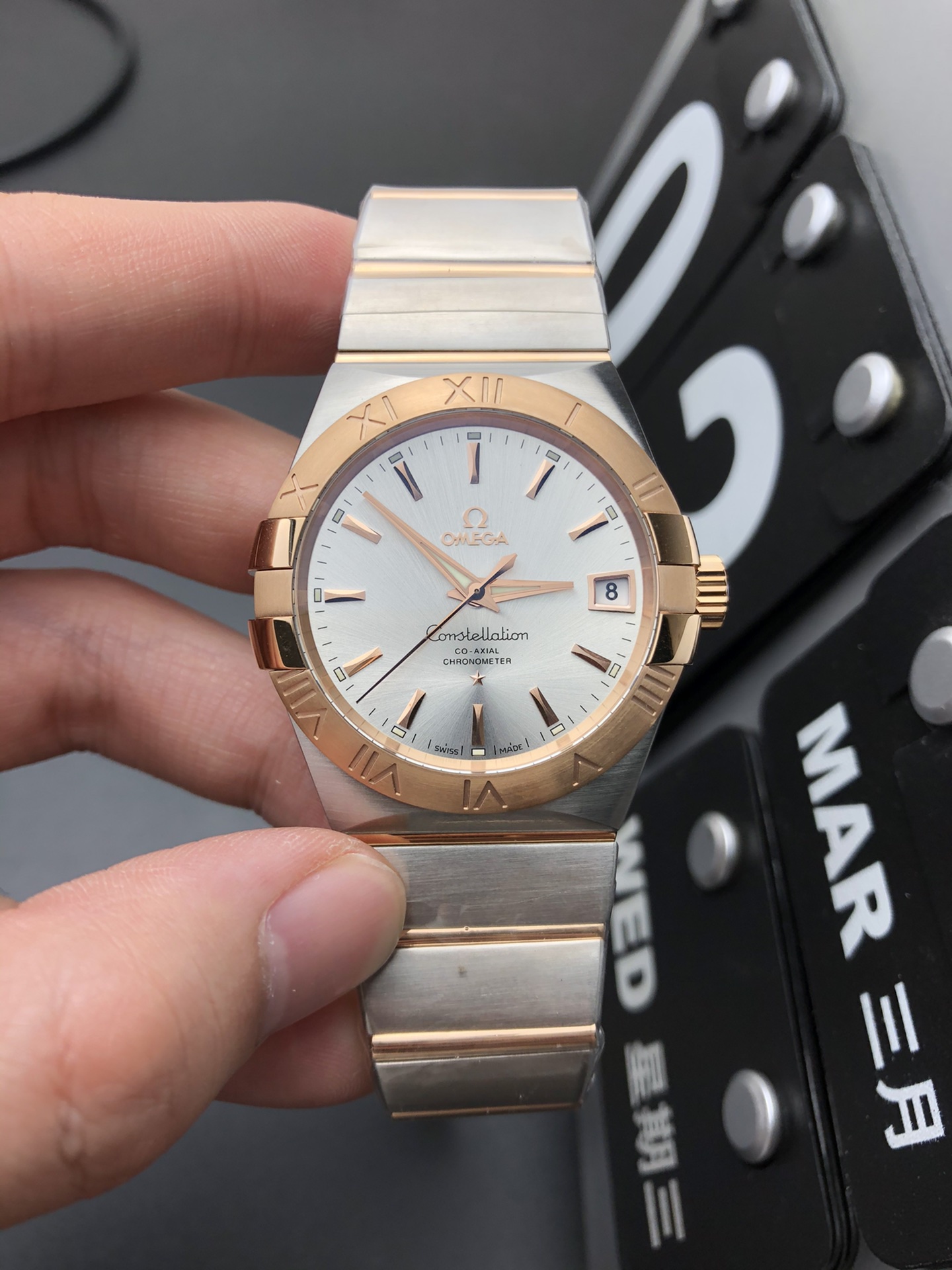 Tomas reales de la constelación de oro rosa enviadas