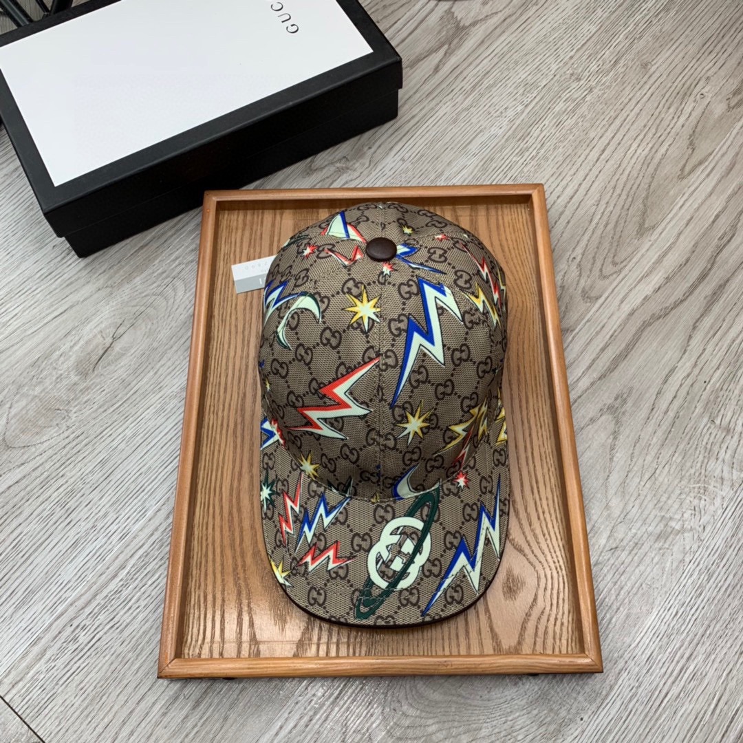 NO:229101,. G Home.【Super A Quality】Latest Model!  Fashion trend, high-end workmanship!  Every hat is made with care!  Oxford material!  First layer of cowhide!  It is equipped with a box, dust bag, extraordinary quality, and details are also very important. Leather cap nails, leather adjustment belt!  Hat straw hat fisherman hat baseball hat, hat, gucci, espadrilles, cowhide, hats19860909. G家.【超A品质】最新款！时尚潮流,高端做工！每一个帽子都是用心之作！牛津材质！头层牛皮！配盒子、防尘袋、非一般的品质,细节也很重要.真皮帽钉,真皮调节带！帽子草帽渔夫帽棒球帽,帽子,gucci,espadrilles,cowhide,hats,hat