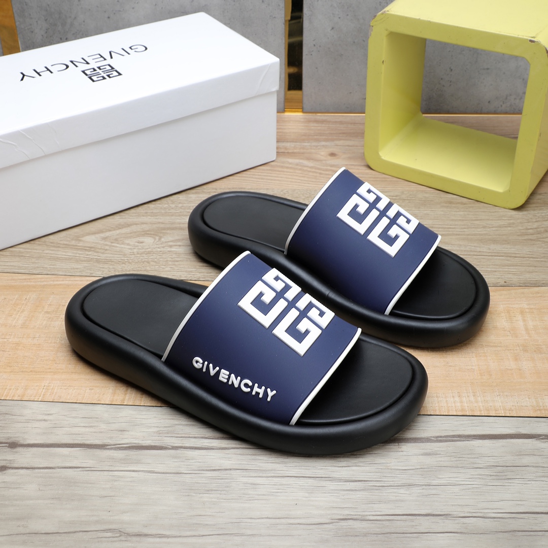 H0 。 四季不停产，长期有货，重金打造，你懂的GIVENCHY 纪梵希 Givenchy 进口头层牛皮，高端1:1开模定制，原版升级版大底，更轻便，防滑。市场顶级品质，众多明星亲身演绎，时尚主打潮流，百搭爆款，简单不失品味，潮人必备，散发时尚休闲气息，时尚就在脚下，自信满满，专柜同款包装齐全，夏季拖鞋的季节来了，穿起来🚸38-46