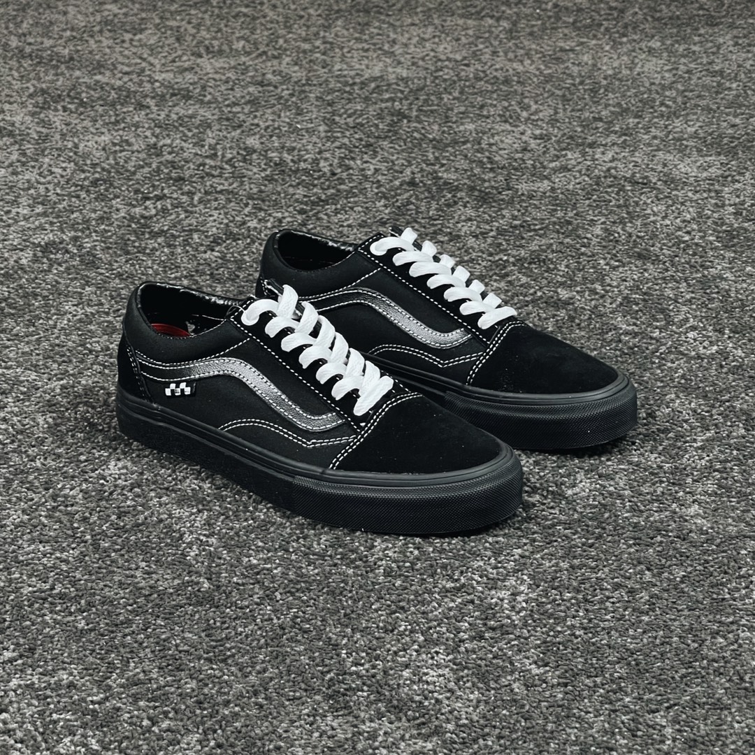 G0 Vans SK8-Mid Pro 黑武士范斯官方 全黑麂皮鞋身搭配帆布拼接 鞋身车有白线图纹为亮点 侧边棋盘格小标