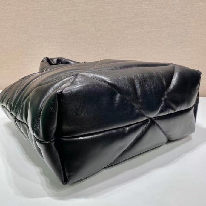 Prada Luxury Designer Handbag Shoulder Bag in fine calfskin 5
