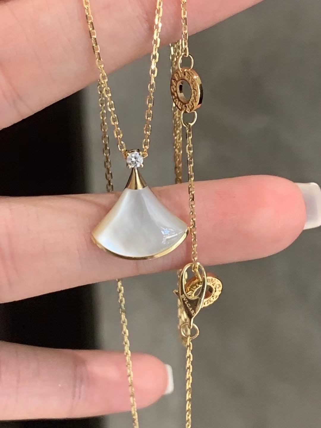 Bvlgari 18k金 宝格丽小裙子白贝母项链 特别清新