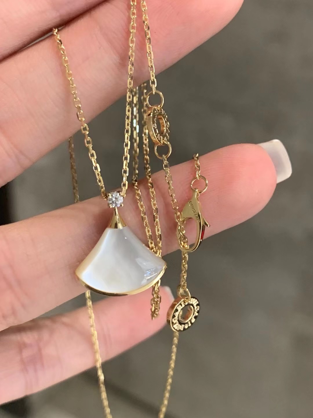 Bvlgari 18k金 宝格丽小裙子白贝母项链 特别清新