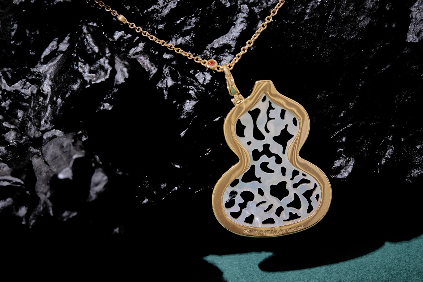 批195WULU系列新品 ✨✨✨大号白贝葫芦项链。   刘诗诗同款 亚金材质 咪金电镀香槟金色