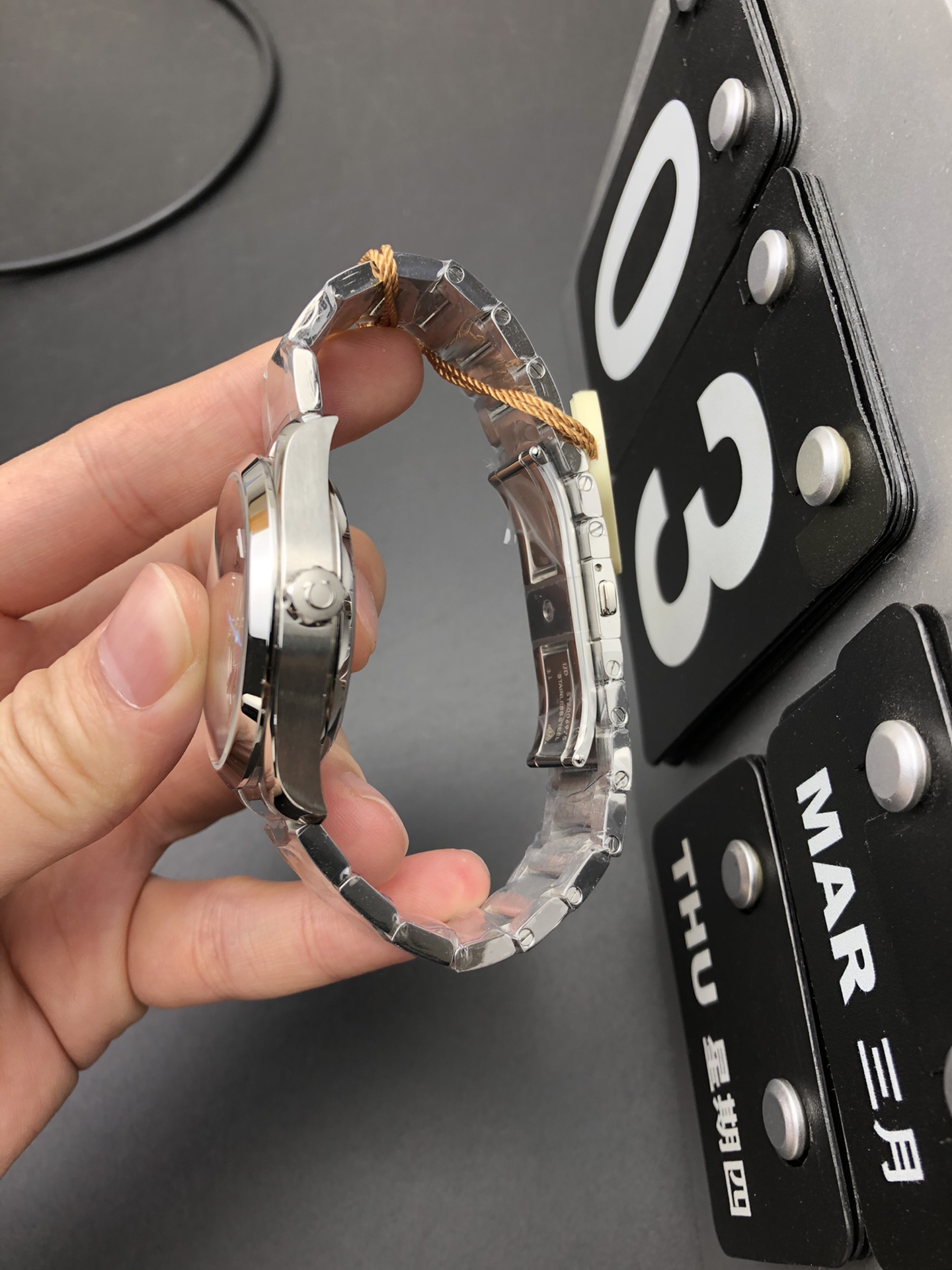 Omega 海马柚木150