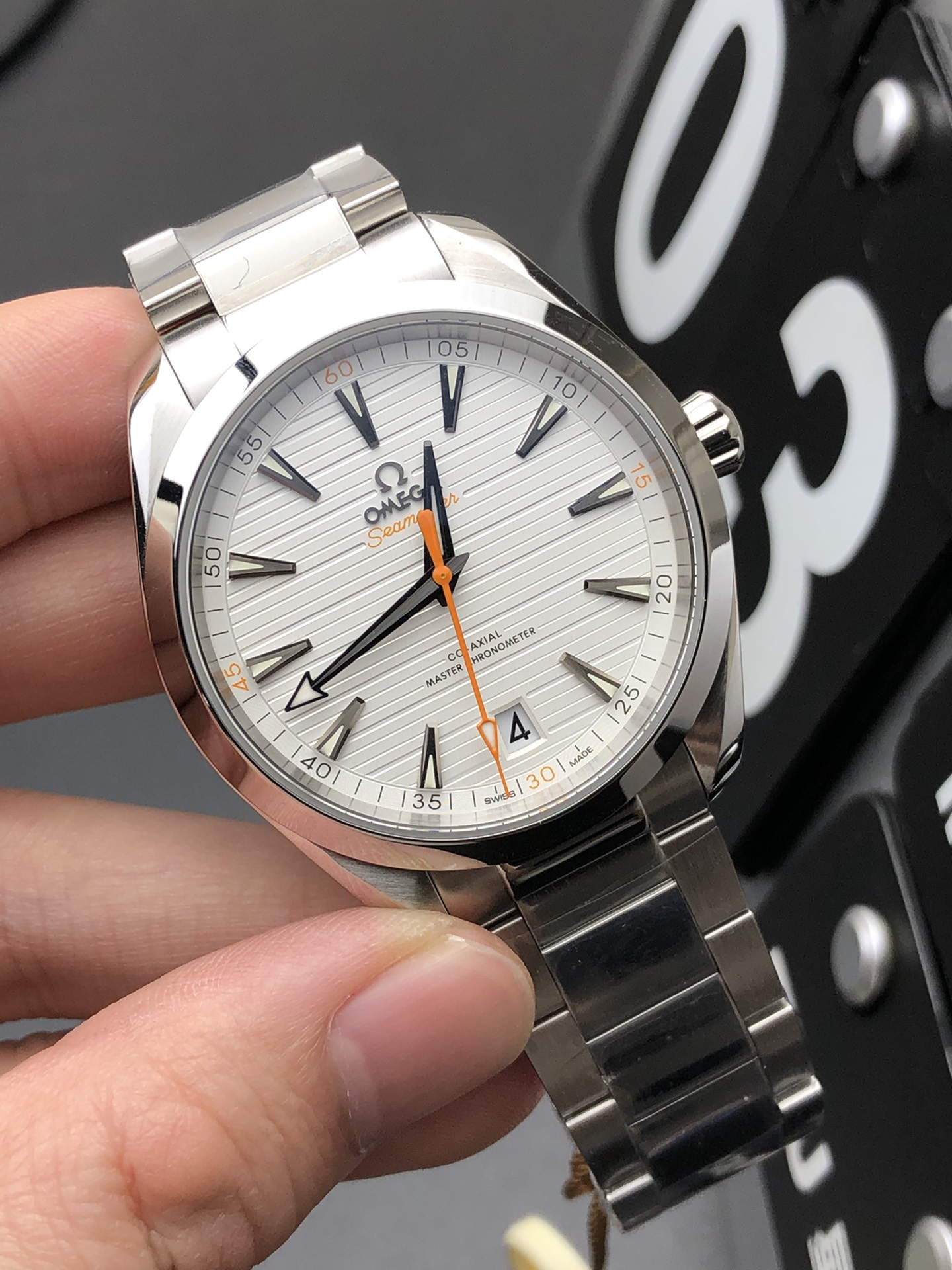 Omega 海马柚木150