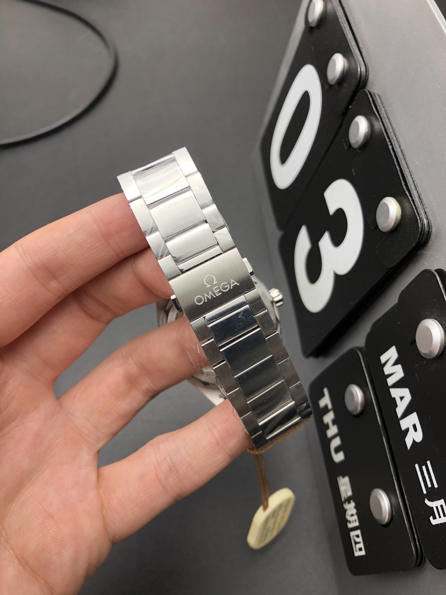 Omega 海马柚木150